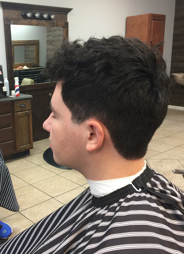 Barber Shop «East End Barber Shop», reviews and photos, 2622 Chamberlain Ln, Louisville, KY 40245, USA