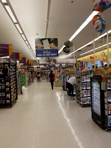 Supermarket «Giant», reviews and photos, 1450 North Point Village Center, Reston, VA 20194, USA