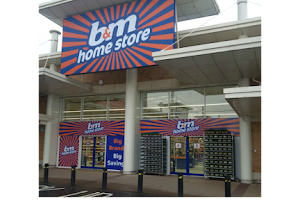 B&M Store