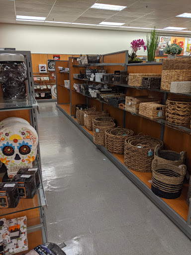 Department Store «T.J. Maxx», reviews and photos, 561 US-1, Edison, NJ 08817, USA