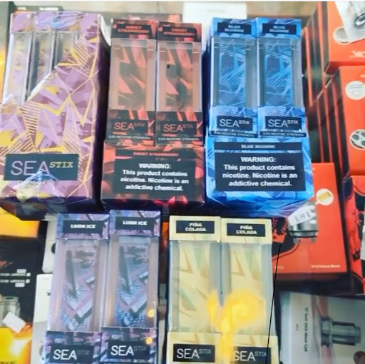 Vaporizer Store «Lil Buddha Vapor & Smoke Shop», reviews and photos, 6916 Big Bend Rd, Gibsonton, FL 33534, USA