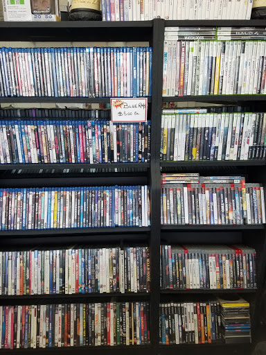 Pawn Shop «Todds Pawn Shop», reviews and photos, 300 N Milwaukee Ave # G, Lake Villa, IL 60046, USA