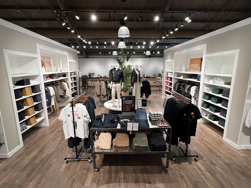 Clothing Store «Banana Republic», reviews and photos, 454 Evergreen Ct, Central Valley, NY 10917, USA