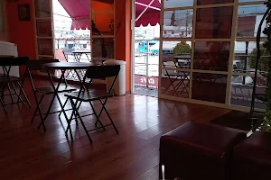 CAFE & HELADOS image