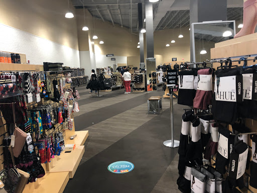 Shoe Store «DSW Designer Shoe Warehouse», reviews and photos, 12090 SW 88th St, Miami, FL 33186, USA