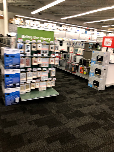 Office Supply Store «Staples», reviews and photos, 501 NJ-17, Paramus, NJ 07652, USA