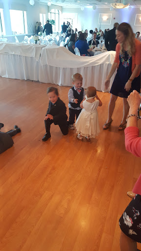 Golf Course «Warren Valley Banquet Ctr», reviews and photos, 26116 W Warren St, Dearborn Heights, MI 48127, USA