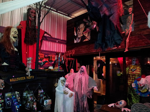 Costume Store «The Holiday Store», reviews and photos, 301 Commerce Ct d, Winter Haven, FL 33880, USA