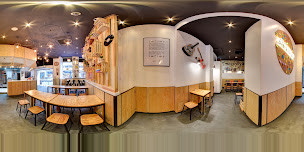Photo n°57 de ROOMIES BONNE NOUVELLE - Burger Paris à Paris ()