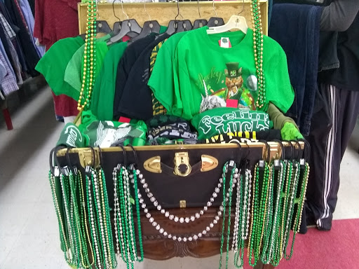 Thrift Store «Red Racks Thrift Store», reviews and photos, 1711 N Glenstone Ave, Springfield, MO 65803, USA