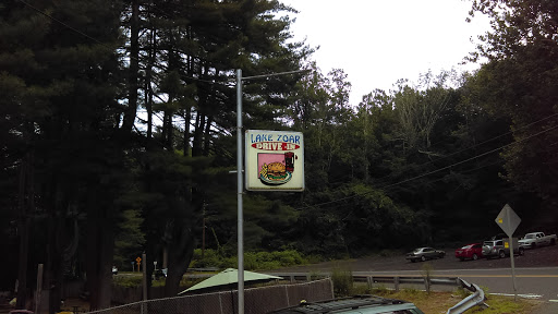 Hamburger Restaurant «Lake Zoar Drive In», reviews and photos, 14 Roosevelt Dr, Stevenson, CT 06491, USA