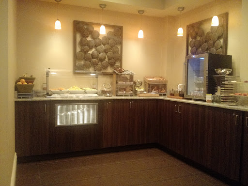 Hotel «DoubleTree by Hilton Hotel Tinton Falls - Eatontown», reviews and photos, 700 Hope Rd, Eatontown, NJ 07724, USA