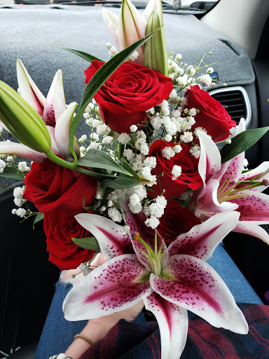 Gift Basket Store «FLOWERS BY TARA AND JEWELRY WORLD», reviews and photos, 2087 Wilma Rudolph Blvd, Clarksville, TN 37040, USA