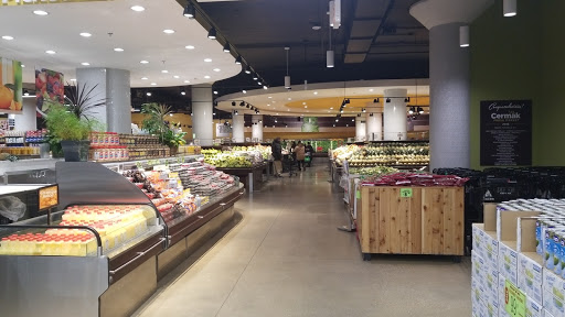 Supermarket «Cermak Fresh Produce», reviews and photos, 4000 W Diversey Ave, Chicago, IL 60639, USA