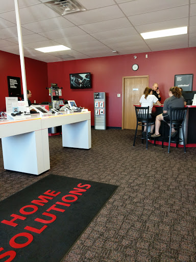 Cell Phone Store «Verizon Wireless / Wireless World», reviews and photos, 839 E Cherry St, Vermillion, SD 57069, USA