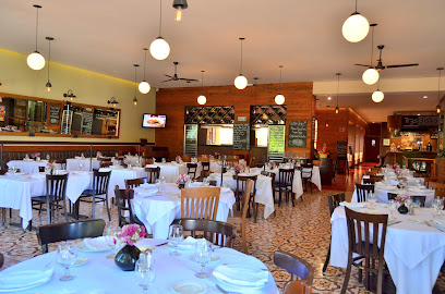 Tr3s 3istro Restaurant & Oyster Bar - Portal Las Flores 3, OAX_RE_BENITO JUAREZ, Centro, 68000 Centro, Oax., Mexico