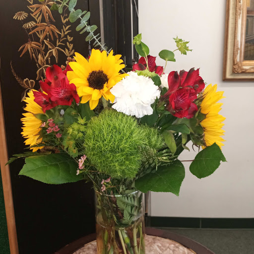 Florist «Rialto Florist», reviews and photos, 114 S Riverside Ave, Rialto, CA 92376, USA