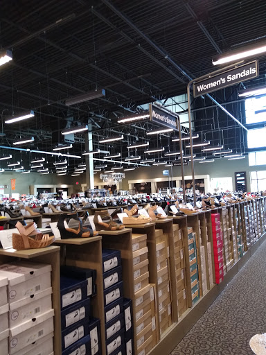 Shoe Store «DSW Designer Shoe Warehouse», reviews and photos, 17100 Southcenter Pkwy, Tukwila, WA 98188, USA