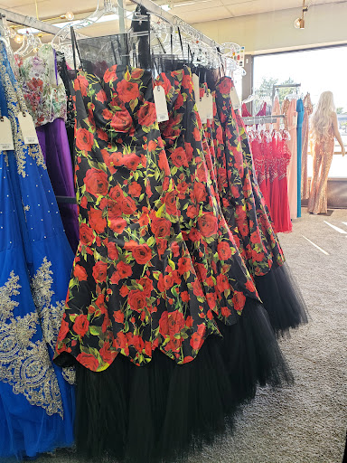Bridal Shop «Discount Formals», reviews and photos, 6015 S Sheridan Rd, Tulsa, OK 74145, USA