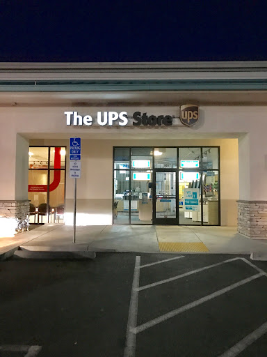 Shipping and Mailing Service «The UPS Store», reviews and photos, 2120 Railroad Ave #103, Pittsburg, CA 94565, USA