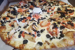 Fattes Pizza image