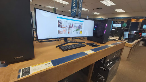 Computer Store «Micro Center», reviews and photos, 3089 Nutley St SW, Fairfax, VA 22031, USA