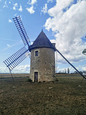 Moulin à vent à Cherves