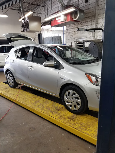 Used Car Dealer «Tom Sparks Auto», reviews and photos, 216 S 1st St, DeKalb, IL 60115, USA