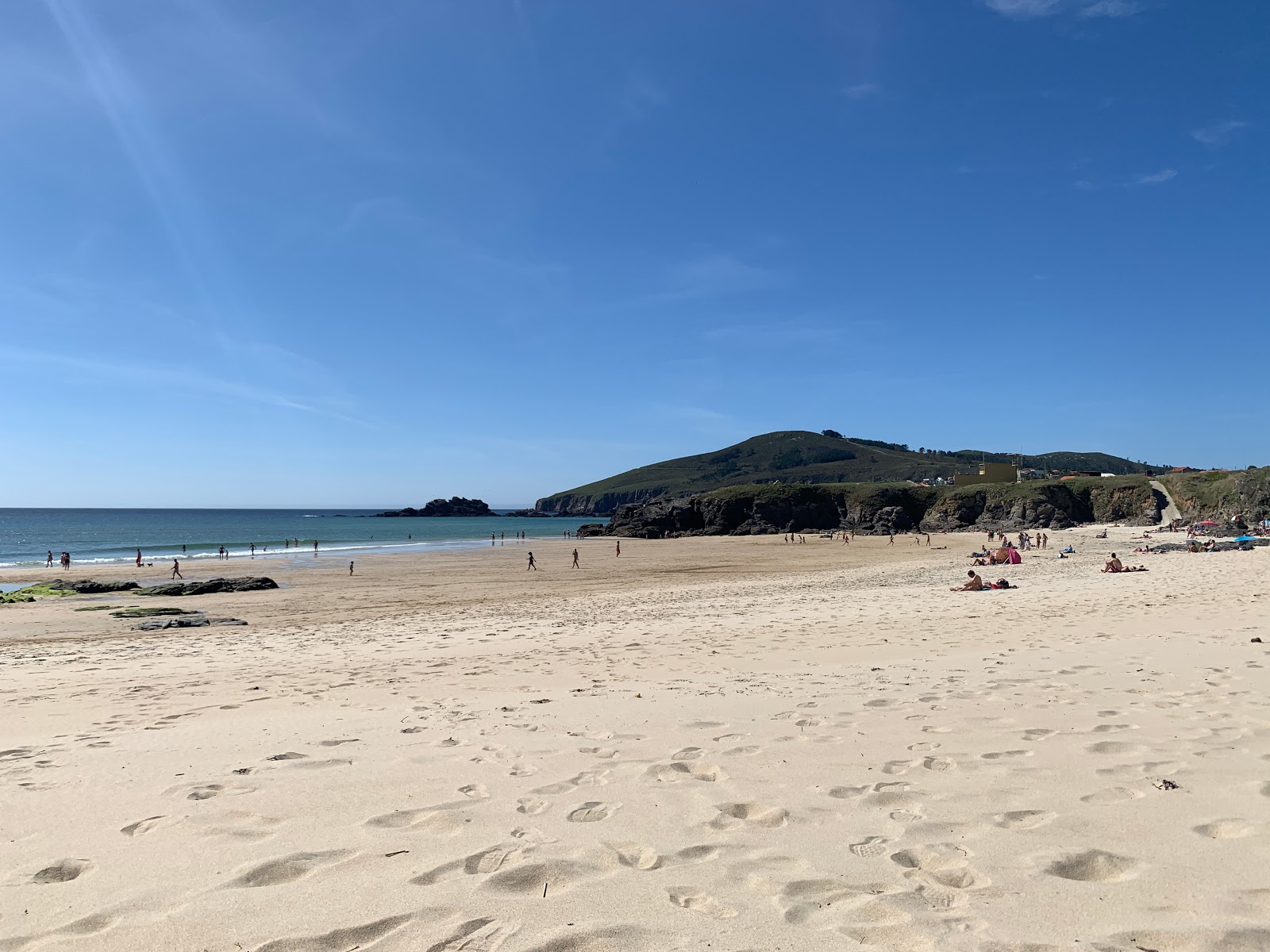 Photo de Praia da Fragata avec un rivage spacieux