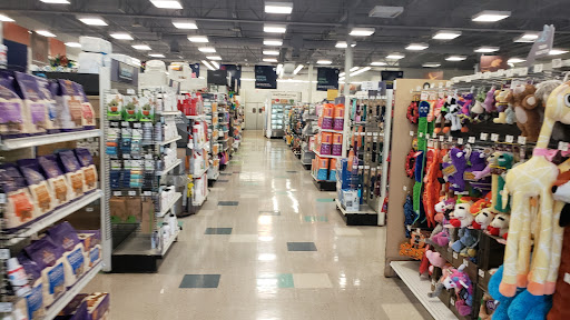 Pet Supply Store «Petco Animal Supplies», reviews and photos, 629 E Dundee Rd, Palatine, IL 60067, USA