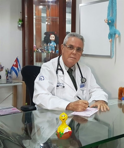 Dr. Carlos Pablo Dotres Martínez, Pediatra