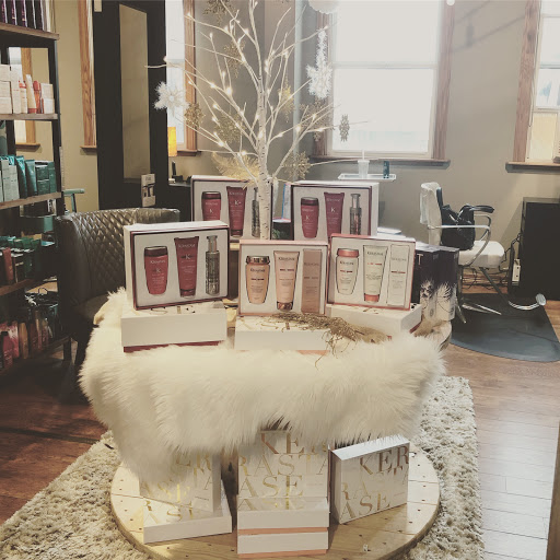 Hair Salon «The Vault Boutique Hair Lounge», reviews and photos, 1009 1st St #203, Snohomish, WA 98290, USA