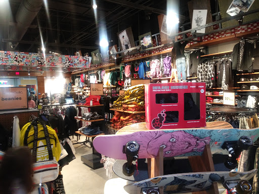 Clothing Store «Zumiez», reviews and photos, 10300 Southside Blvd #2125b, Jacksonville, FL 32256, USA