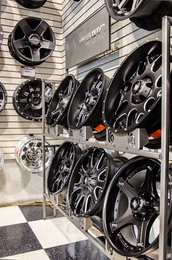 Truck Accessories Store «4 Wheel Parts - Thomas University - Miami Gardens, FL», reviews and photos, 3383 NW 167th St, Miami Gardens, FL 33056, USA