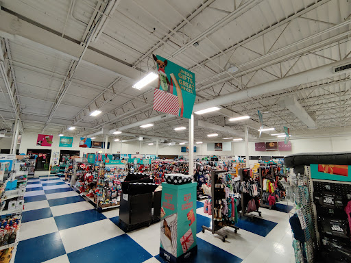 Pet Supply Store «Petco Animal Supplies», reviews and photos, 7590 150th St W, Apple Valley, MN 55124, USA