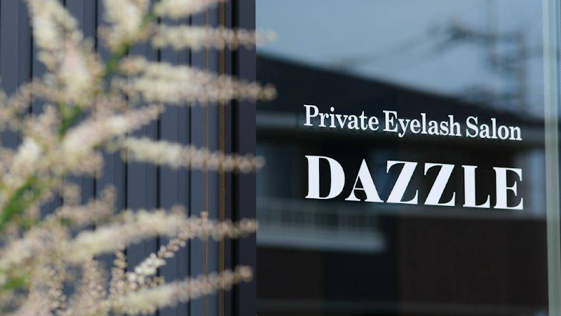 Private Eyelash Salon DAZZLE