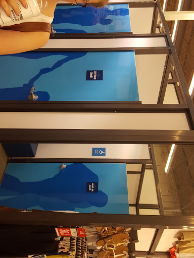 Clothing Store «Old Navy», reviews and photos, 4300 Towne Center Dr, Louisville, KY 40241, USA