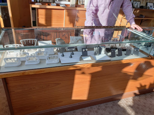 Jewelry Buyer «Bell Family Jewelers», reviews and photos, 40-21 Bell Blvd, Bayside, NY 11361, USA