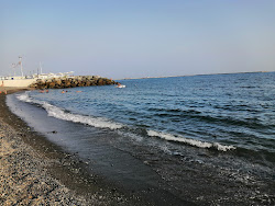 Foto von Spiaggia di Pegli von Klippen umgeben