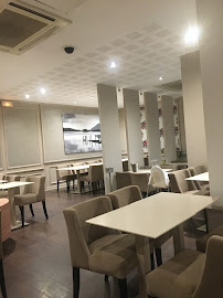 Atmosphère du Restaurant français Taverne La Place Affligem à Toulon - n°9