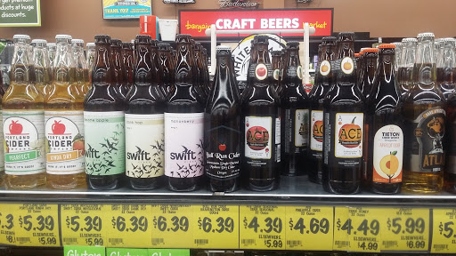 Supermarket «Grocery Outlet Bargain Market», reviews and photos, 14800 SE Sunnyside Rd, Happy Valley, OR 97015, USA