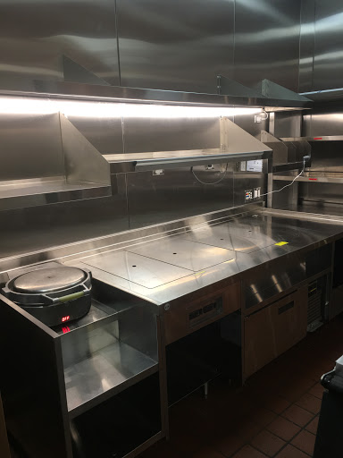 Mexican Restaurant «Chipotle Mexican Grill», reviews and photos, 1390 S Cooper St #100, Arlington, TX 76013, USA