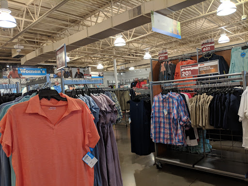 Sportswear Store «Columbia Sportswear Outlet Store», reviews and photos, 3170 Livermore Outlets Dr #420, Livermore, CA 94551, USA