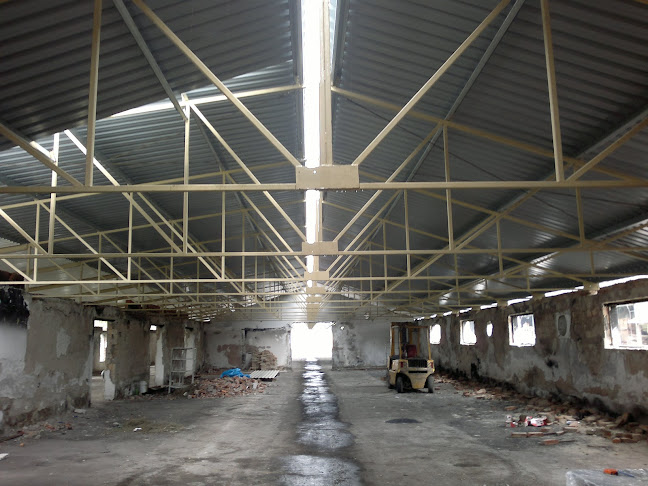 Nyitvatartás: Csarnoképítő Kft