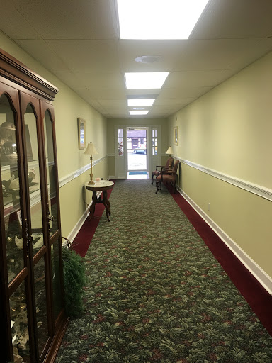Funeral Home «Dyer Funeral Home», reviews and photos, 798 S Willow Ave, Cookeville, TN 38501, USA