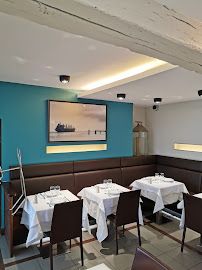 Atmosphère du Restaurant de fruits de mer Le Bistro du port à Honfleur - n°7