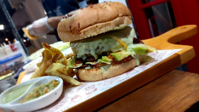 Teléfono de Santas Chelas Benditas Hamburguesas