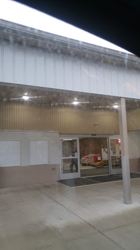 Grocery Store «Save-A-Lot», reviews and photos, 704 Elm St, Eminence, KY 40019, USA