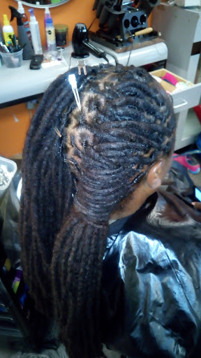 Beauty Salon «Diva Hair Care Unisex Salon», reviews and photos, 1470 Williamsbridge Rd, Bronx, NY 10461, USA