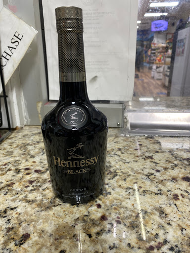 Liquor Store «D & M Liquor Store», reviews and photos, 595 Ralph David Abernathy Blvd, Atlanta, GA 30312, USA